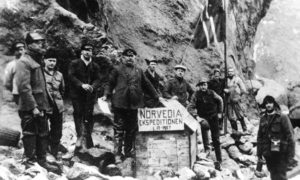 Norweska ekspedycja na wyspie Bouveta, 1 grudnia 1927 r. fot. Wikimedia Commons