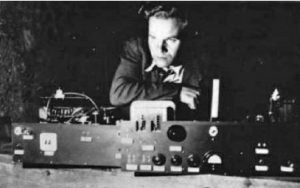 Original Blyskawica (Lightning) transmitter with its designer Antoni Zebik - year 1943.